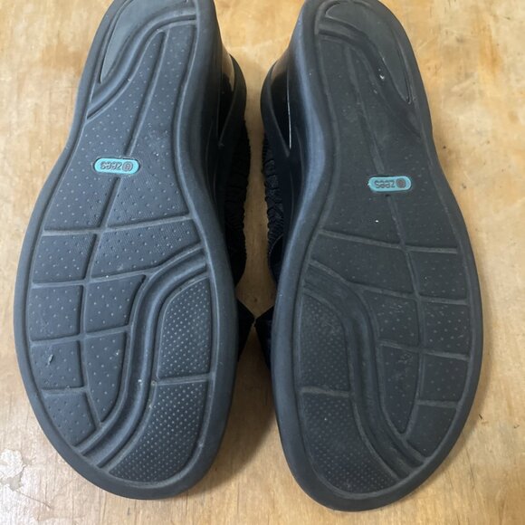 Bzees Desire Sandals Women's 9W Black Comfort Elastic Cross Strap Wedge Slide - Picture 8 of 13